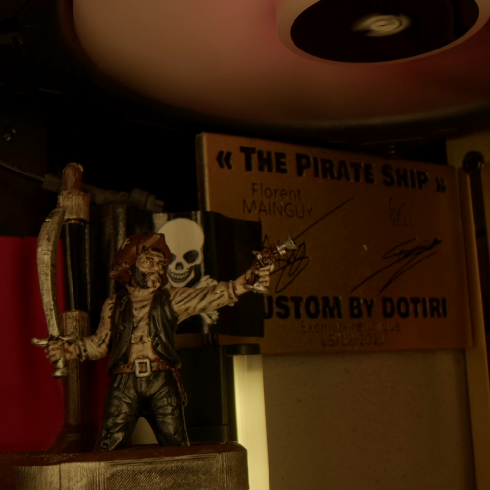 Zoom sur les détails de la customisation du PC sur Pirate des Caraïbes